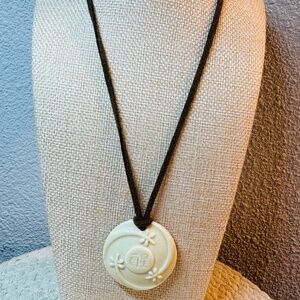 Avon Ceramic Chinese Character Haiku Awakenings Leather Chain Necklace